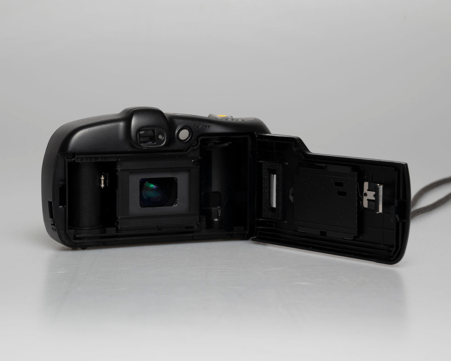 Appareil photo 35 mm Minolta Freedom Action Zoom avec étui (numéro de série 9840558)