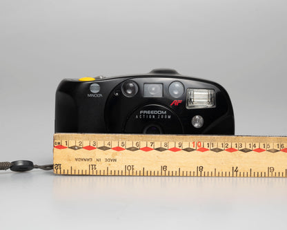 Appareil photo 35 mm Minolta Freedom Action Zoom avec étui (numéro de série 9840558)
