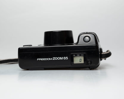 Minolta Freedom Zoom 65 35mm camera (serial 93315226)