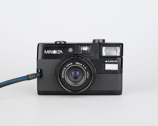 Appareil photo compact Minolta Hi-Matic GF à mise au point de zone 35 mm avec flash intégré