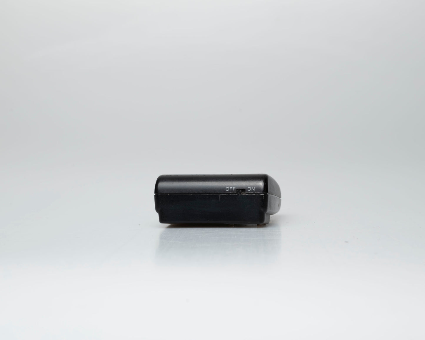 Minolta Dynax 3000i 35mm SLR w/ Minolta AF 50mm f1.7 lens + Program D 314i flash (serial 62301669))