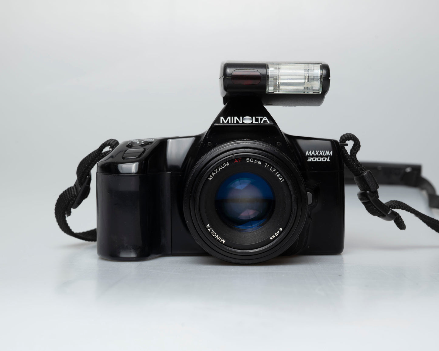 Minolta Dynax 3000i 35mm SLR w/ Minolta AF 50mm f1.7 lens + Program D 314i flash (serial 62301669))