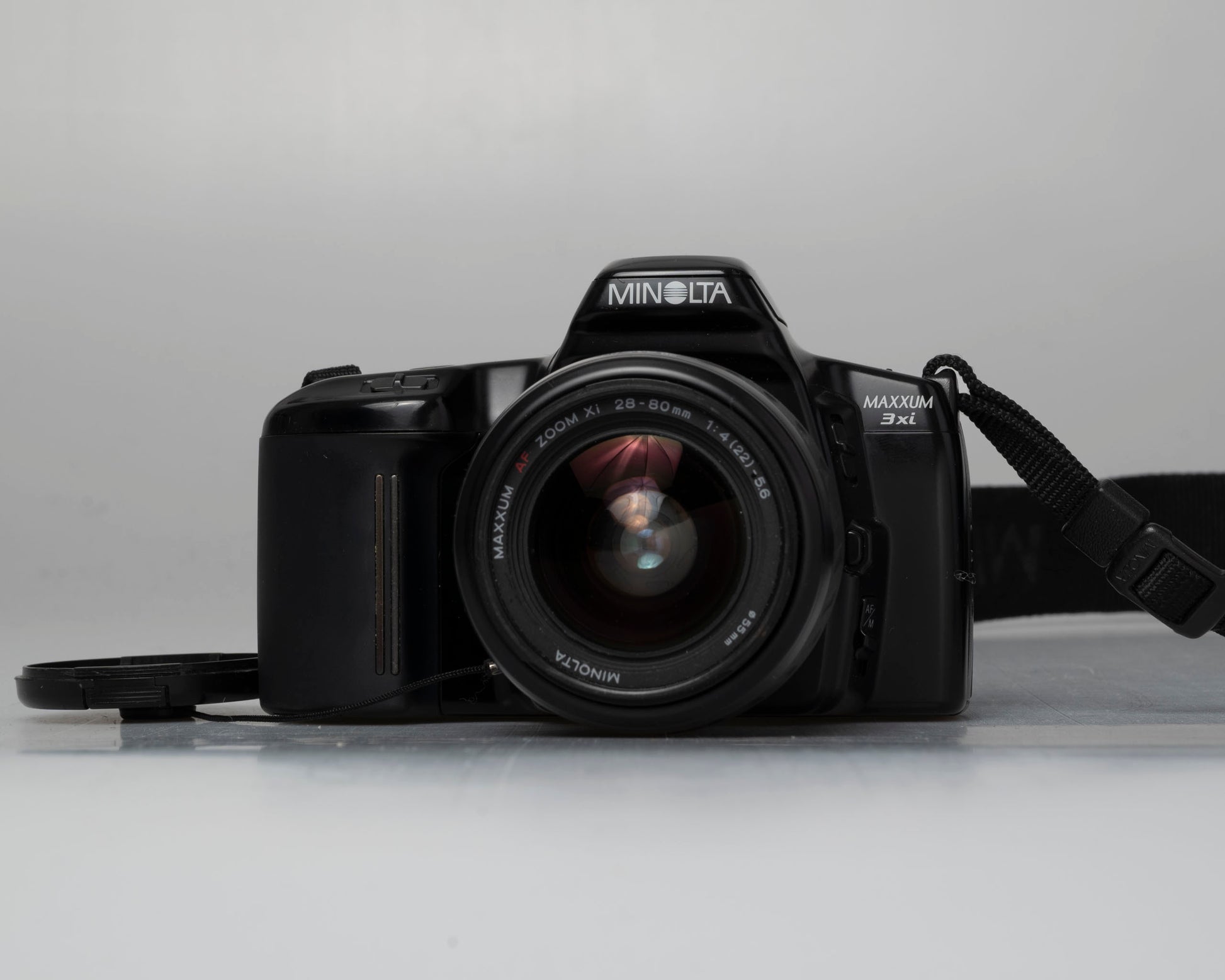 Minolta Maxxum 3xi 35mm film SLR w/ 28-80mm lens (serial 19125142)