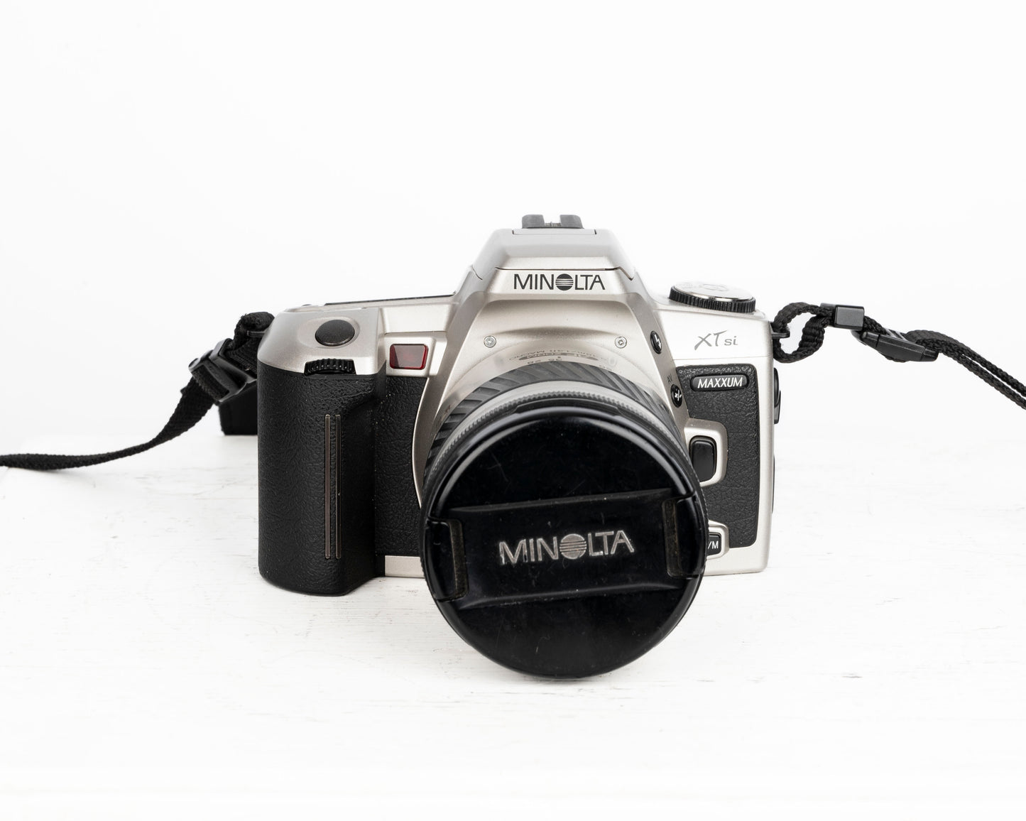 Minolta Maxxum XTsi reflex à film 35 mm avec objectif 28-80 mm + sac pour appareil photo Minolta + télécommande (série 94009570)