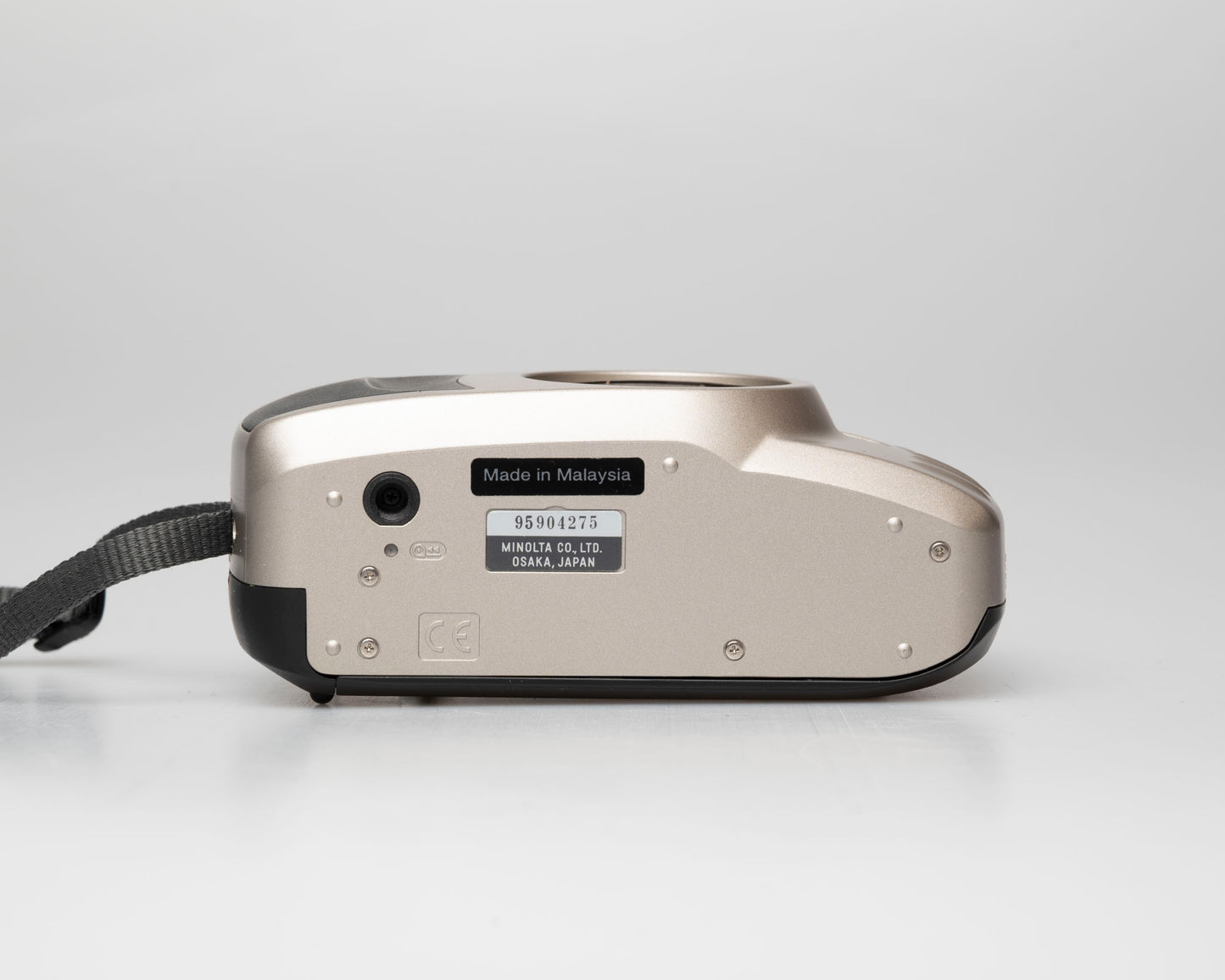 Appareil photo Minolta Riva Zoom 125 EX Date 35mm avec étui et manuel (numéro de série 95904275)