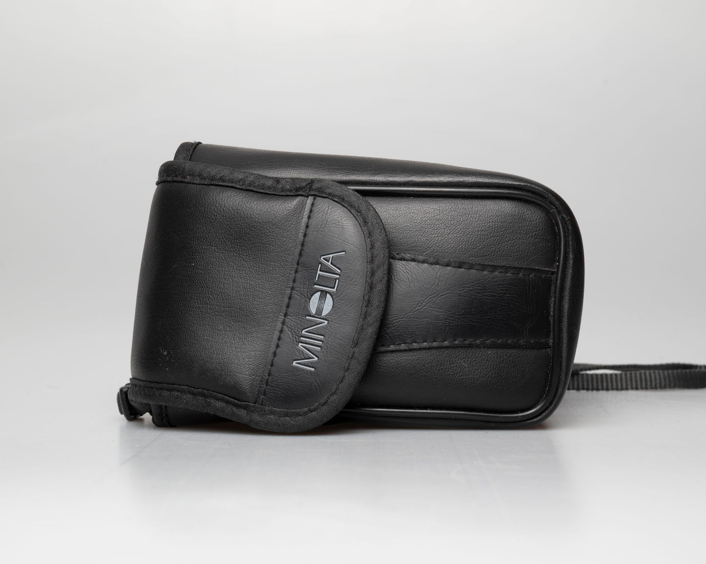 Appareil photo Minolta Riva Zoom 125 EX Date 35mm avec étui et manuel (numéro de série 95904275)