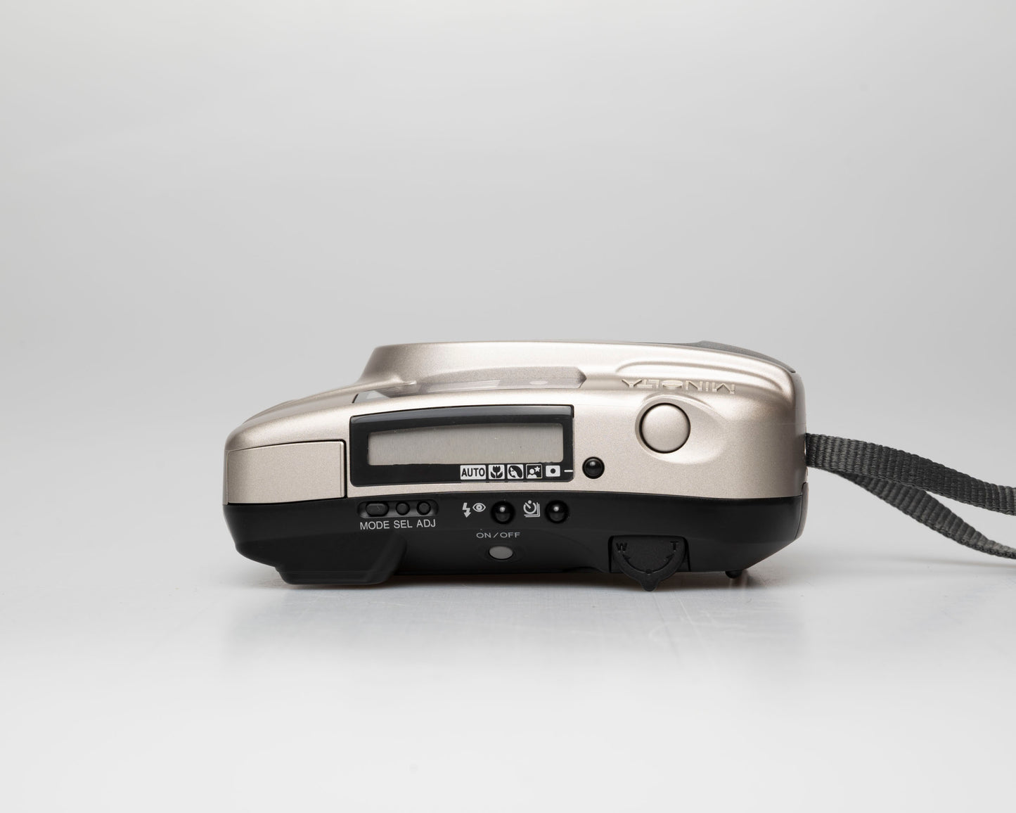 Appareil photo Minolta Riva Zoom 125 EX Date 35mm avec étui et manuel (numéro de série 95904275)