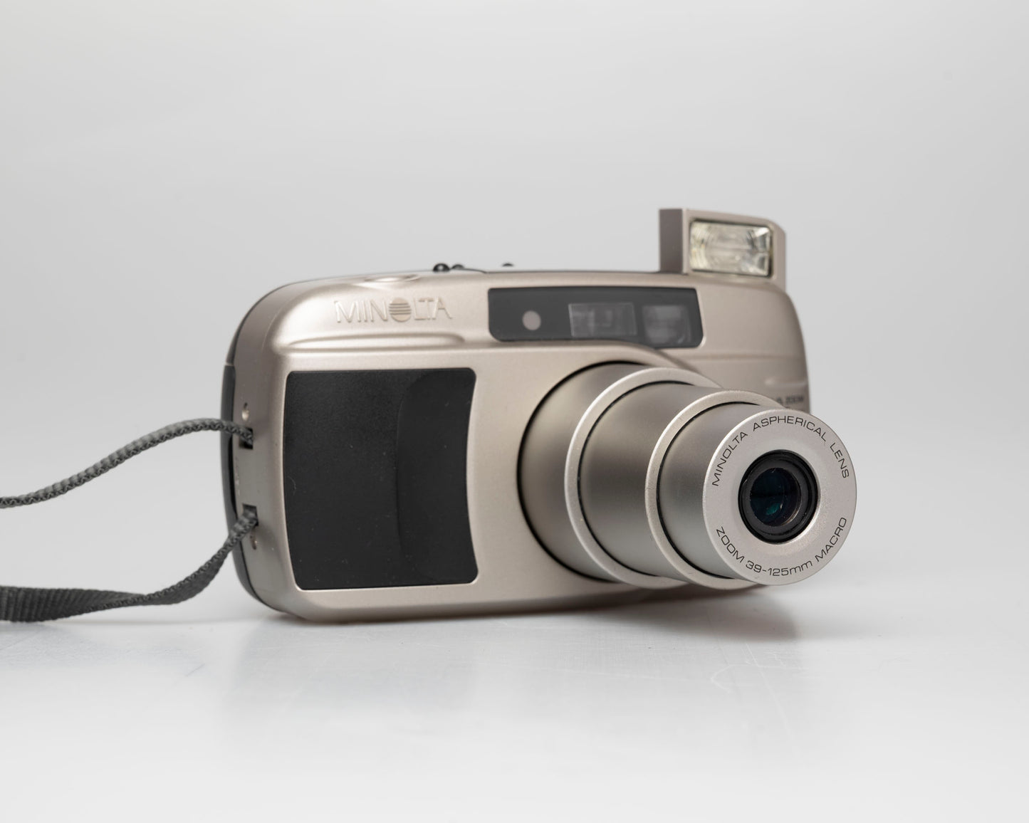 Appareil photo Minolta Riva Zoom 125 EX Date 35mm avec étui et manuel (numéro de série 95904275)