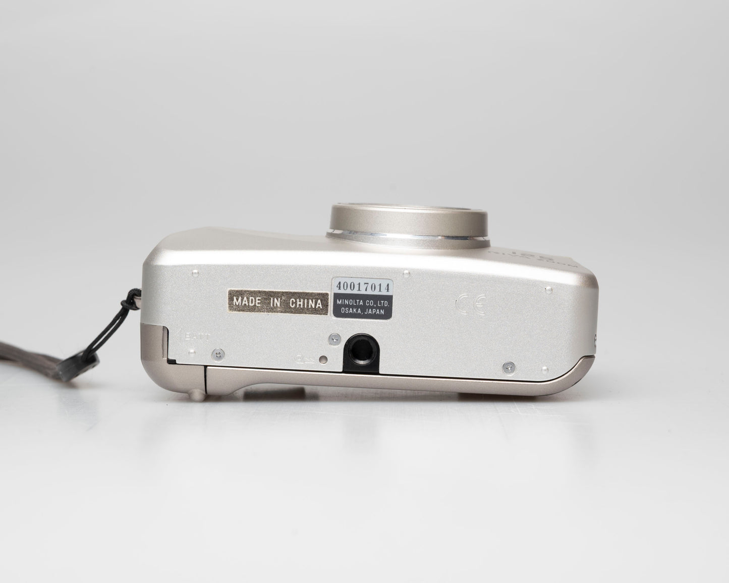 Appareil photo compact Minolta Riva Zoom 125 35mm avec étui (série 40017014)