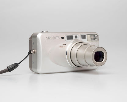 Appareil photo compact Minolta Riva Zoom 125 35mm avec étui (série 40017014)