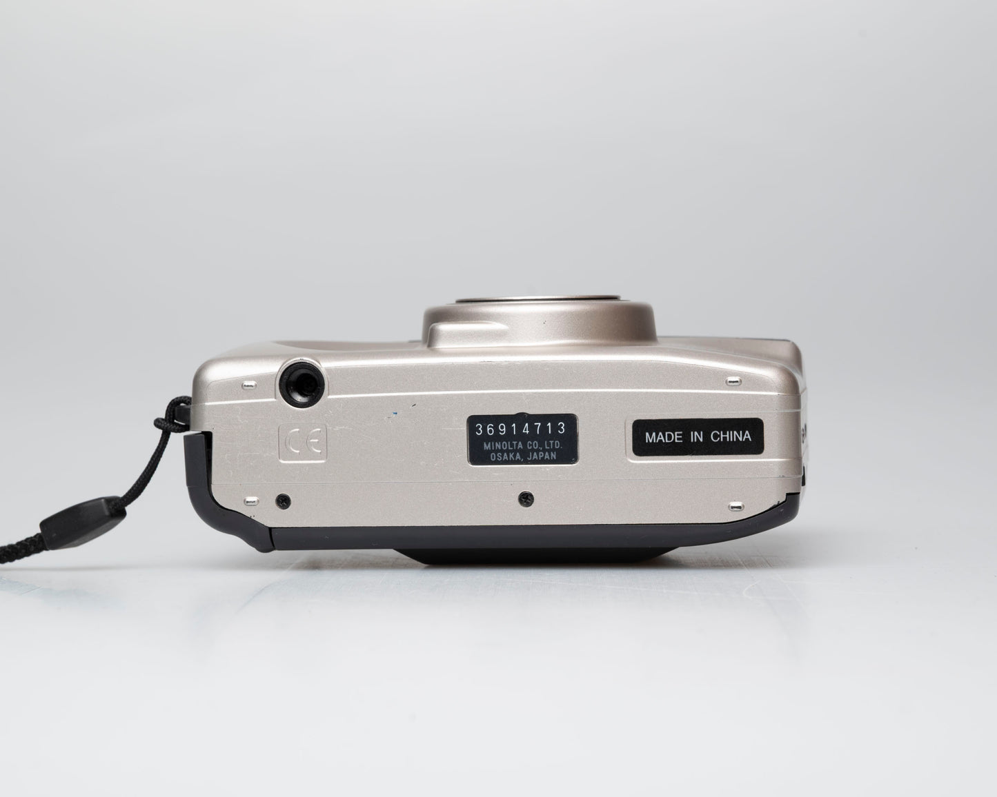 Minolta Riva Zoom 90 Date 35mm camera (serial 36914713)