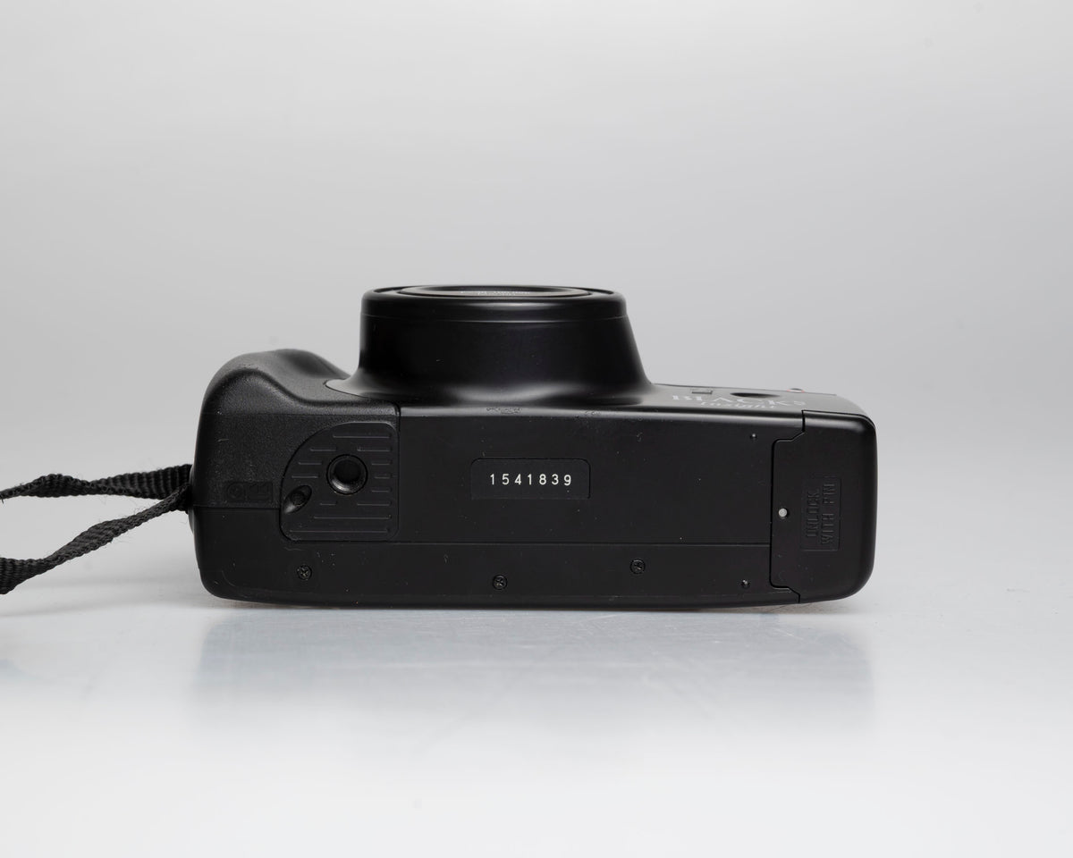 Black's (Samsung) Insight Zoom 105 35mm camera w/ original box, case, and manual (serial 1541839)