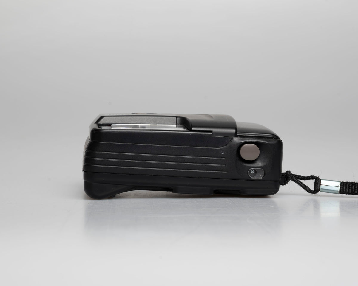 Canon New Snappy EL 35mm camera w/ case (serial 9150172)