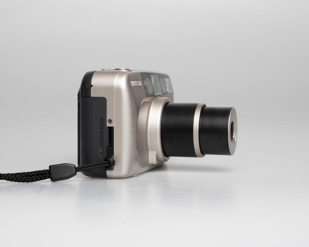Minolta Riva Zoom 90 Date 35mm camera (serial 6049111)