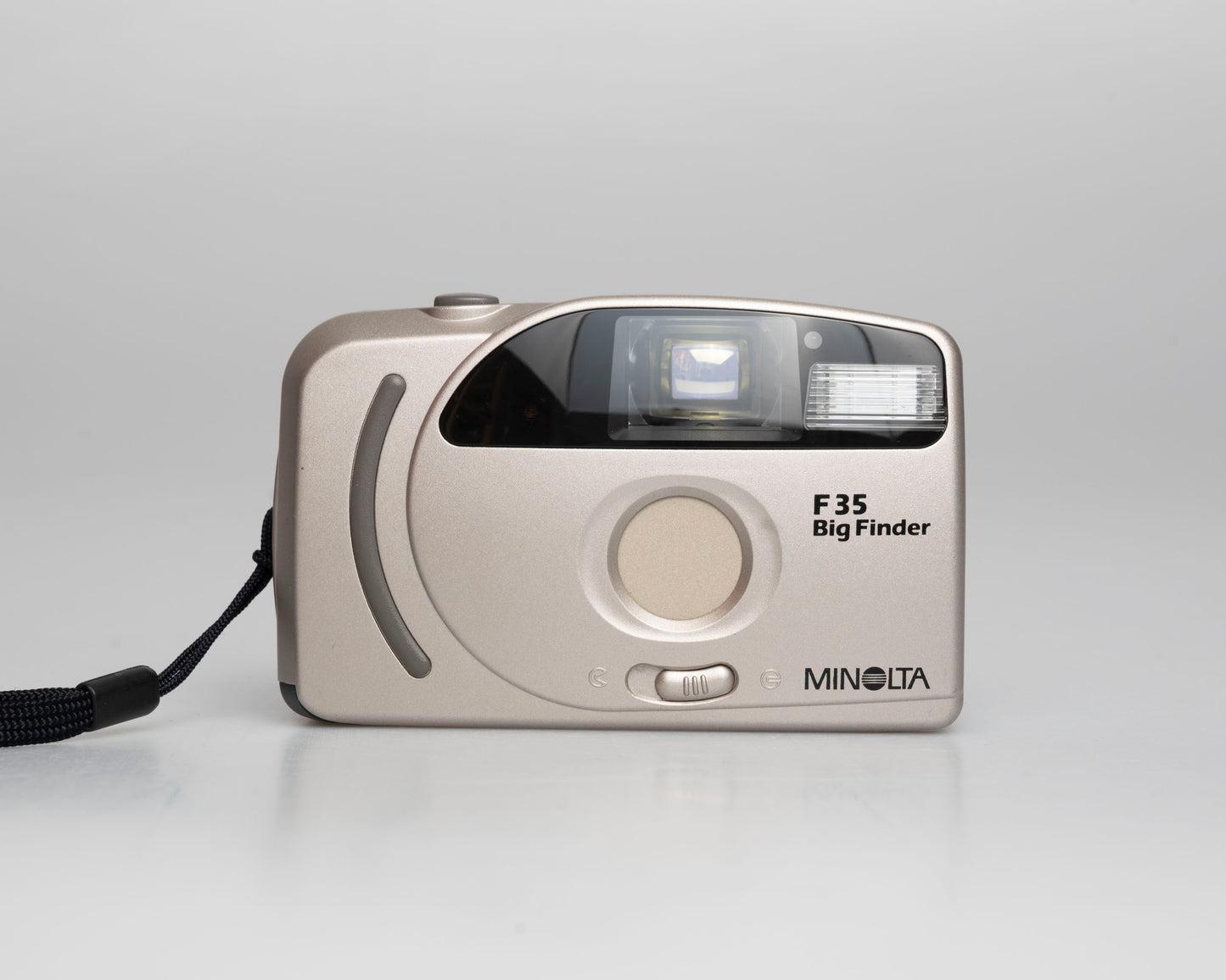Minolta F-35 Big Finder 35mm camera w/ case (serial 78116370)