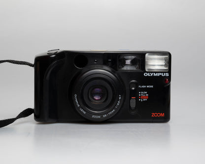 Olympus Quick Shooter Zoom 35mm camera w/ case + manual (serial 1088870)