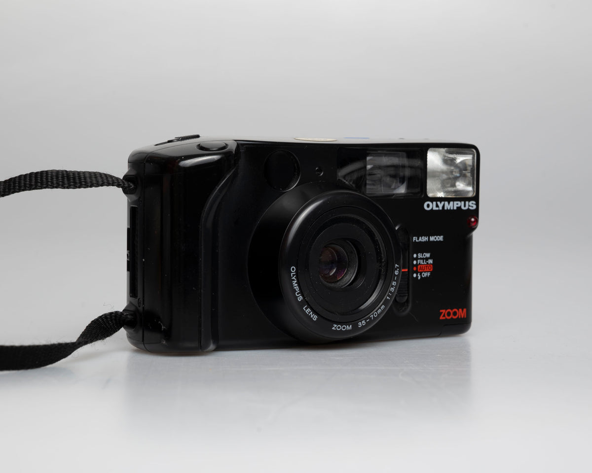 Olympus Quick Shooter Zoom 35mm camera w/ case + manual (serial 1088870)