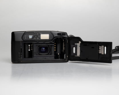 Pentax Zoom90 35mm camera w/ case (serial 6049111)