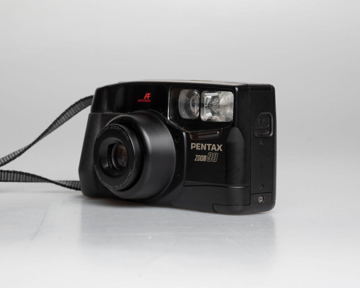 Pentax Zoom90 35mm camera w/ case (serial 6049111)