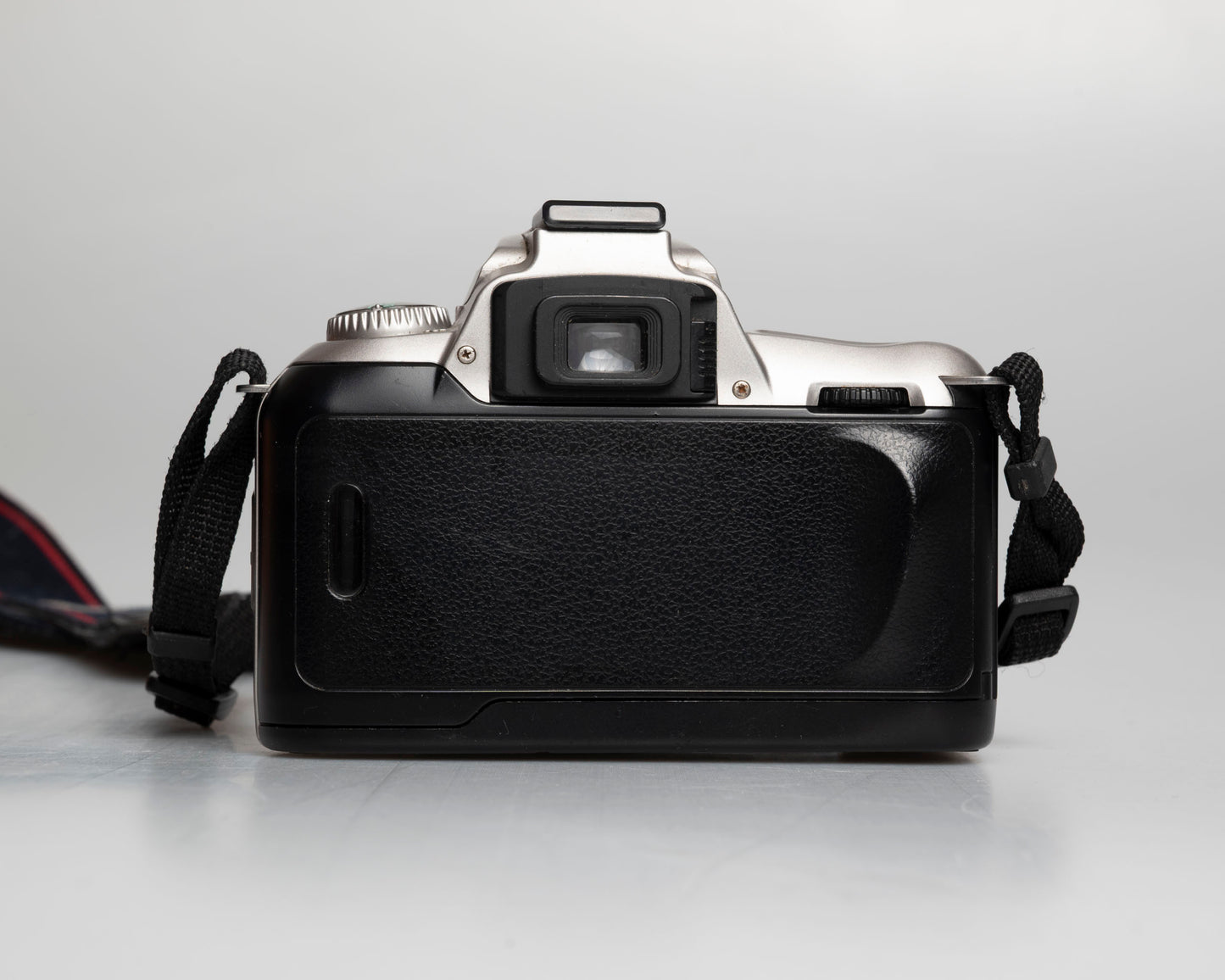 Nikon F55 35mm film SLR w/ AF Nikkor 35-80mm lens (serial 2269252)