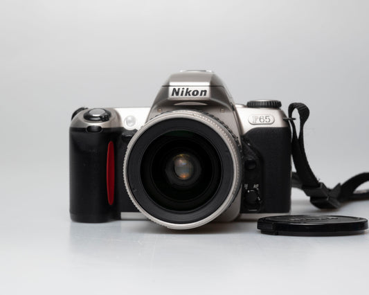 Nikon F65 reflex 35mm avec objectif AF Nikkor 28-80mm (série 2880569)