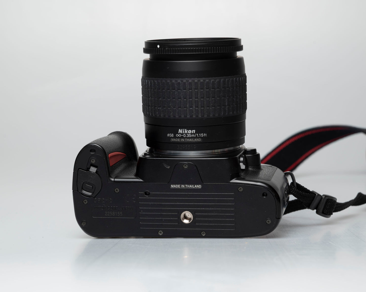 Nikon F75 35mm film SLR w/ AF Nikkor 28-80mm lens (serial 2258155)