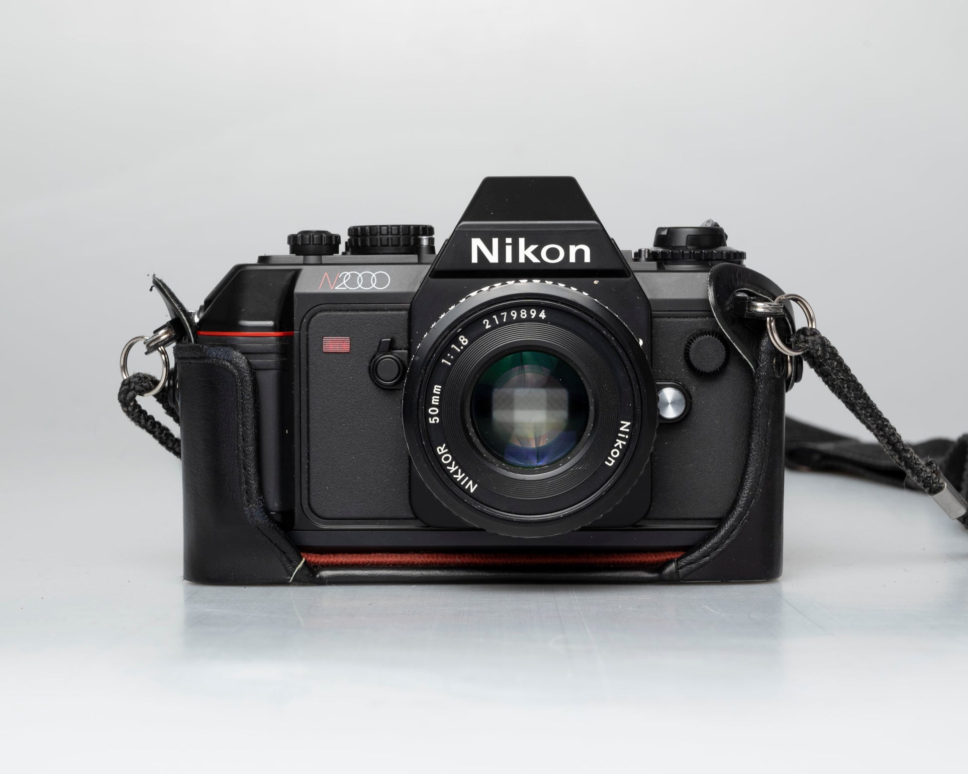 Nikon N2000 35mm film SLR w/ Nikkor 50mm lens case (serial 2926038) film🎞tested