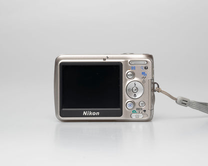 Nikon Coolpix L6 6-megapixel digicam w/8GB SD card