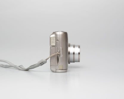 Nikon Coolpix L6 6-megapixel digicam w/8GB SD card