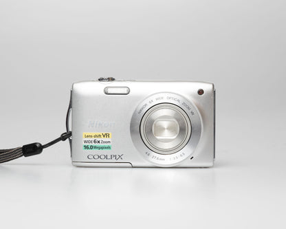 Nikon Coolpix S5300 16MP digicam w/ 64GB SD card + battery + charger (serial 300474121)