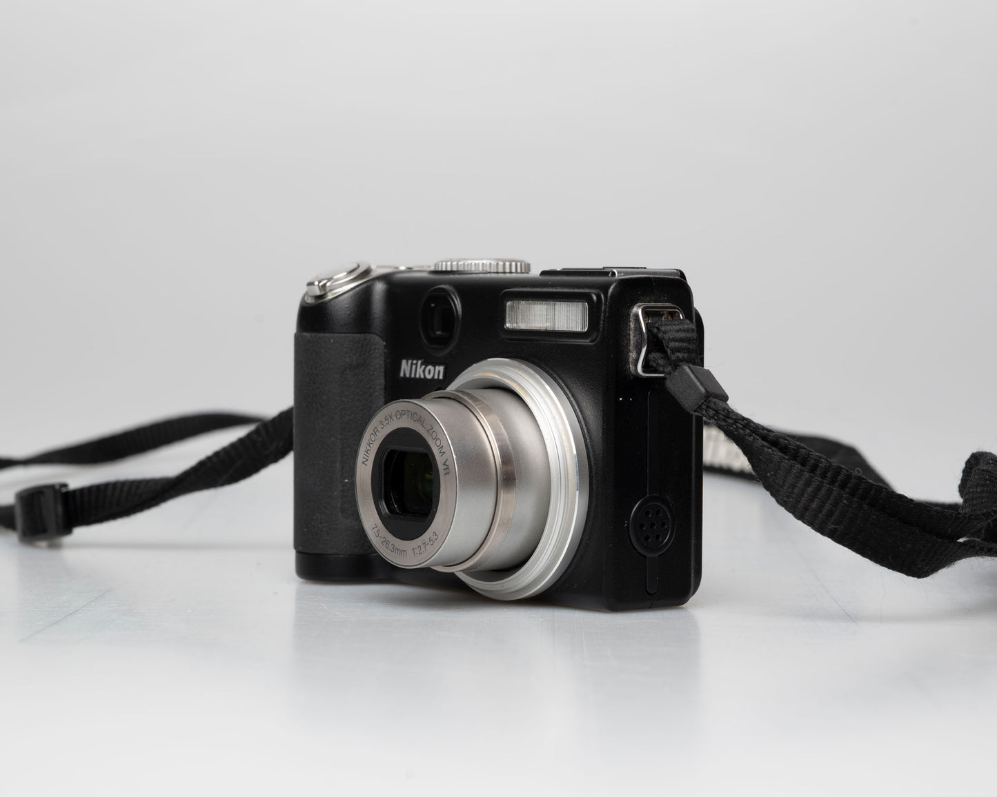 Nikon Coolpix P5000 digicam w/ charger + battery + 8GB card + manual