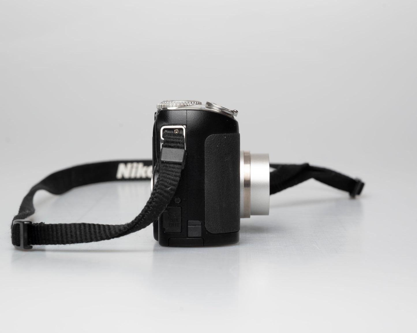 Nikon Coolpix P5000 digicam w/ charger + battery + 8GB card + manual