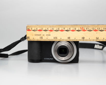 Nikon Coolpix P5000 digicam w/ charger + battery + 8GB card + manual