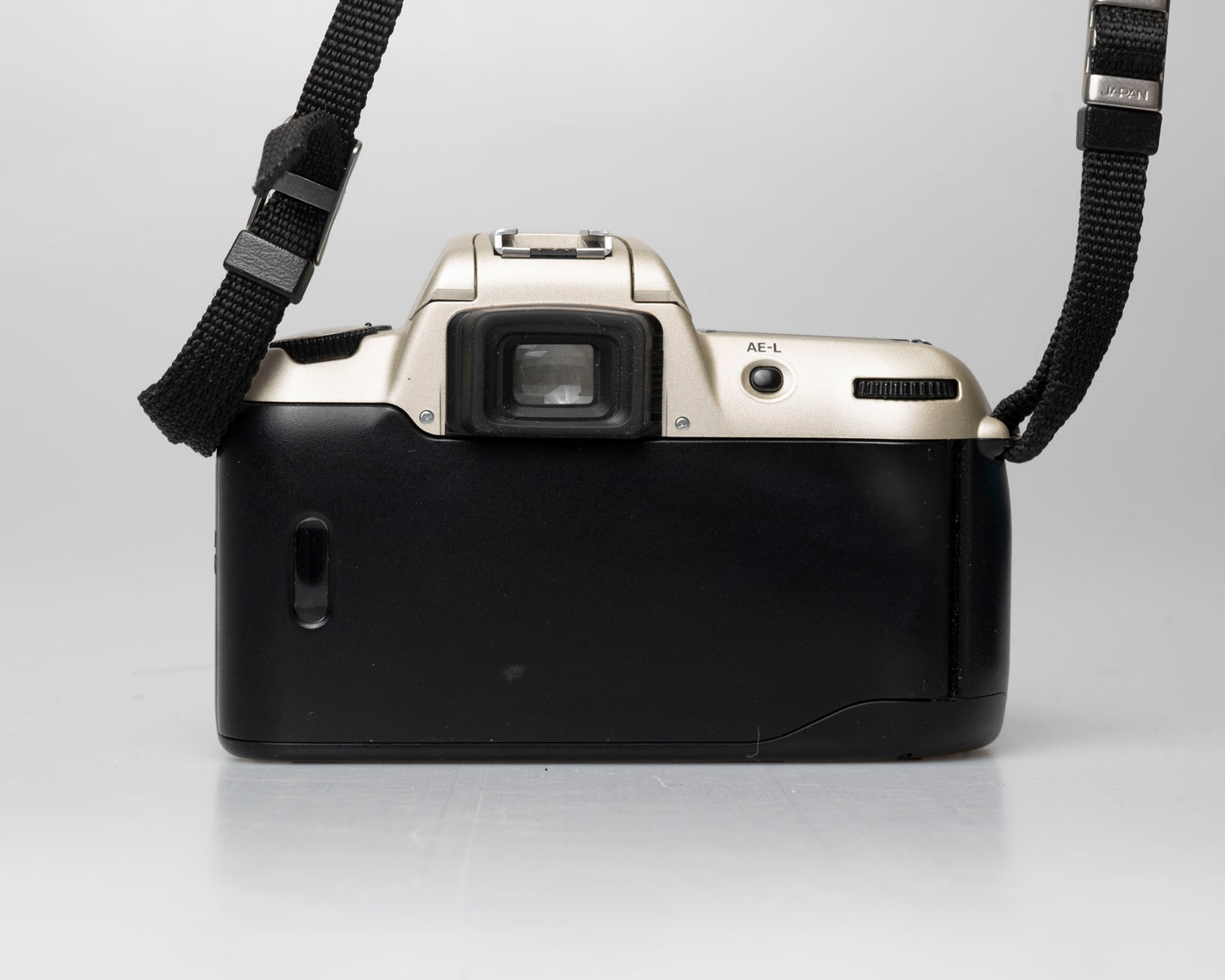 Nikon F60 35mm film SLR w/ AF Tamron 28-20mm lens (serial 2281992)