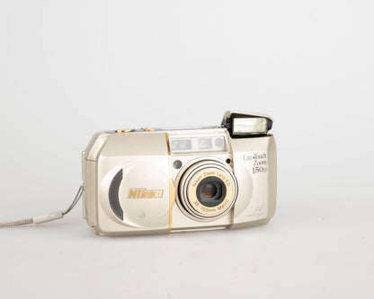 Appareil photo Nikon Lite Touch Zoom 150ED 35 mm avec étui (série 7071680)