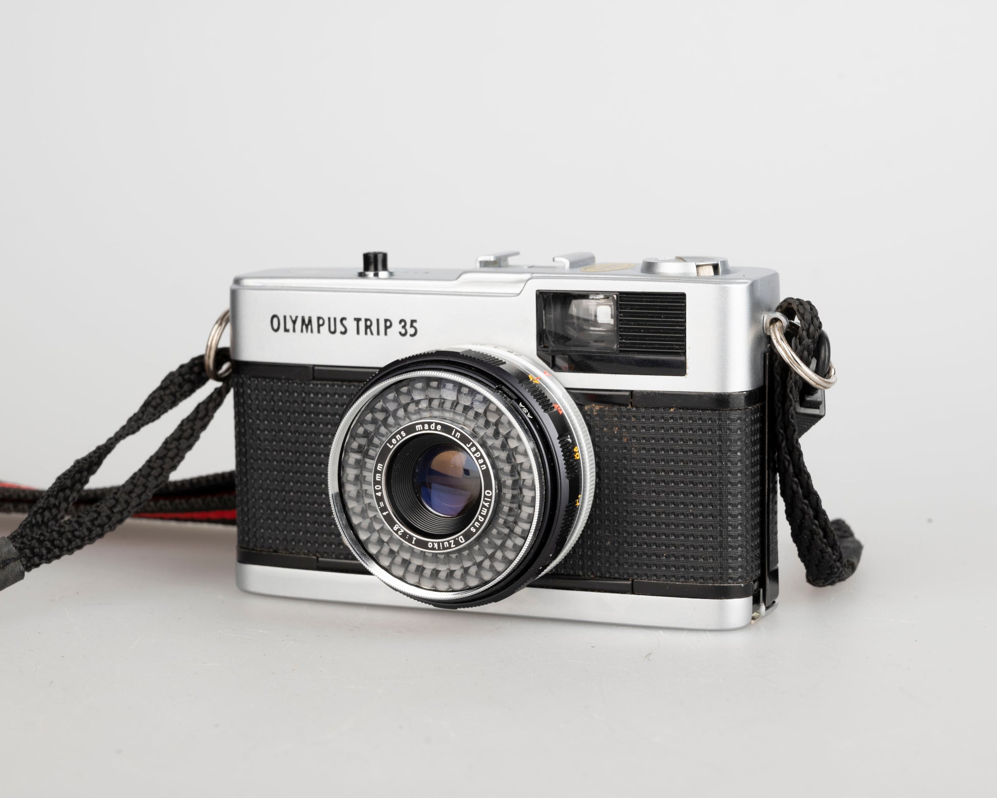 Olympus Trip 35 35mm camera (serial 4122770) – New Wave Pool