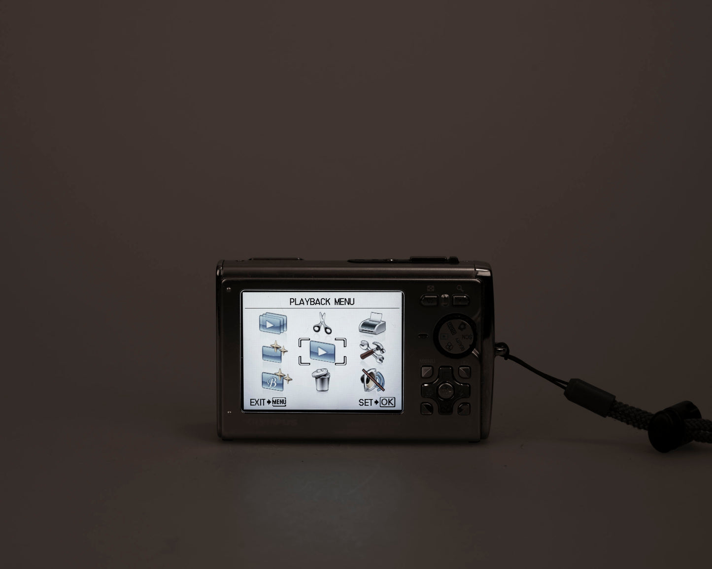 Appareil photo numérique robuste avec capteur CCD 12 MP Olympus Stylus Tough-8000 avec chargeur + batterie + carte XD de 1 Go