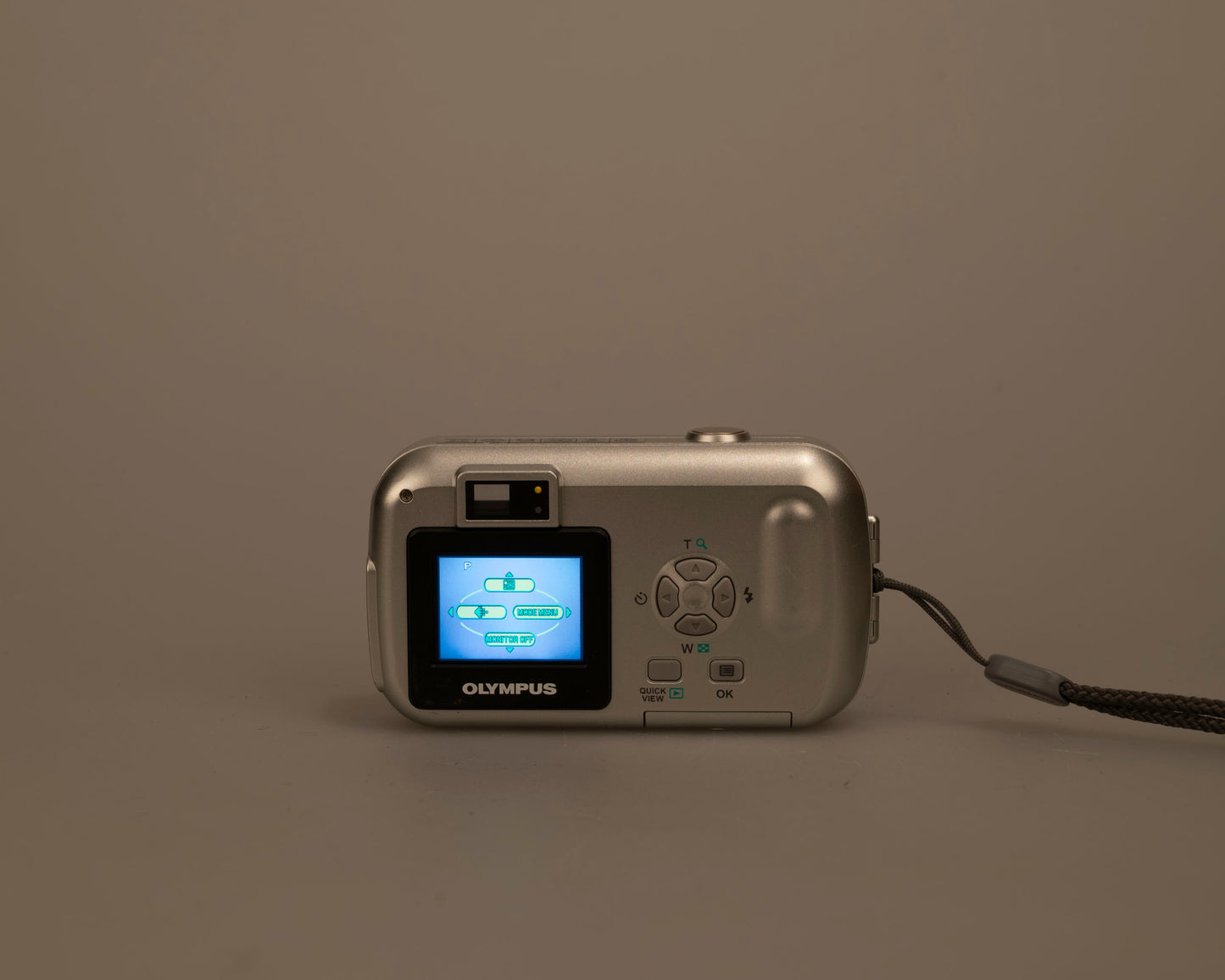 Appareil photo numérique à capteur CCD Olympus Camedia D-395 3,2 MP avec carte XD de 256 Mo (utilise des piles AA)