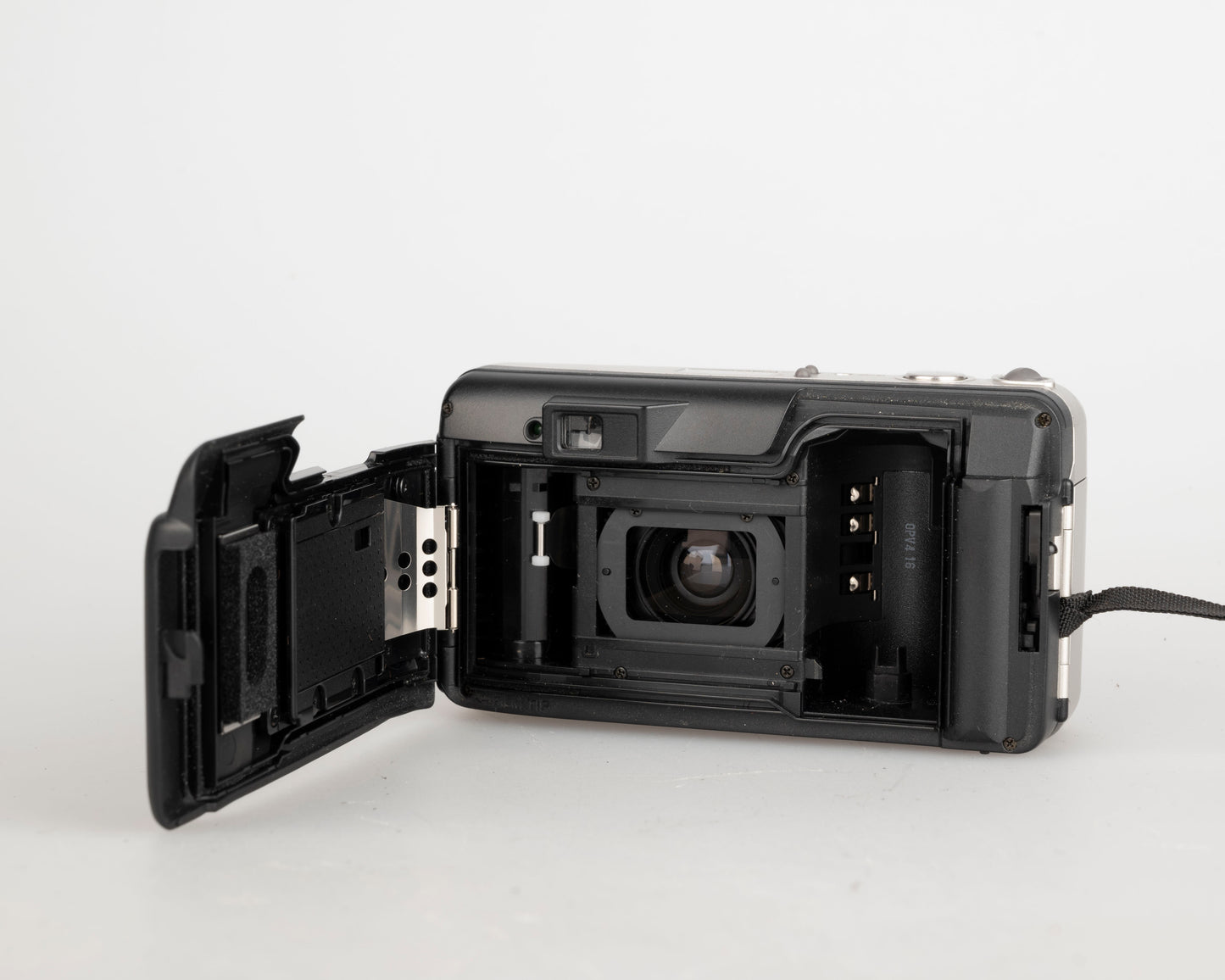 Olympus Infinity Zoom 80 35mm camera w/ case (serial 4070855)