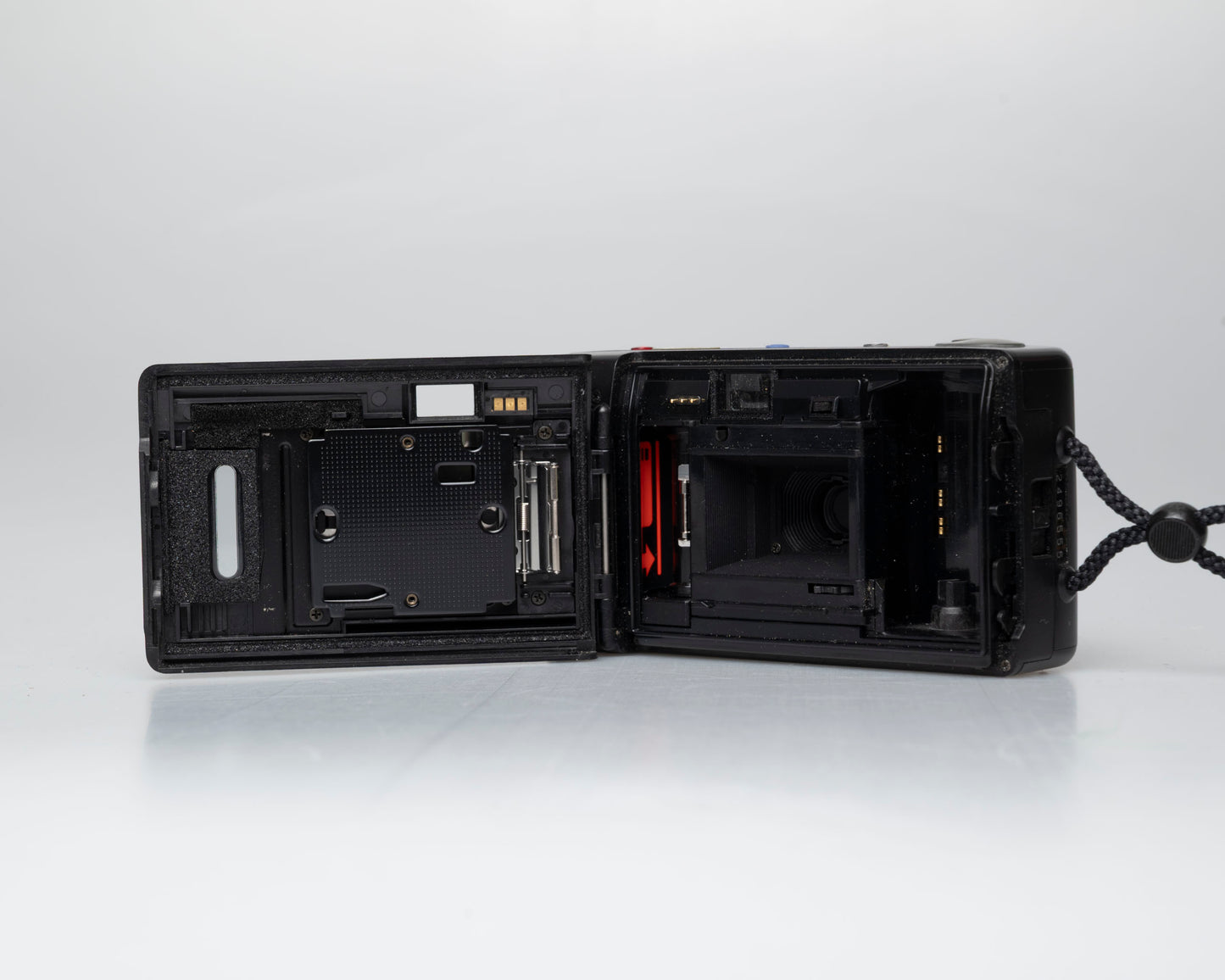 Olympus Infinity Jr Quartz Date appareil photo argentique 35mm (numéro de série 2496555)