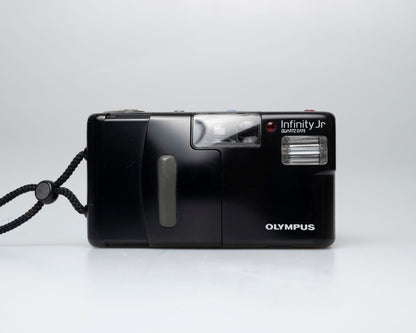 Olympus Infinity Jr Quartz Date appareil photo argentique 35mm (numéro de série 2496555)
