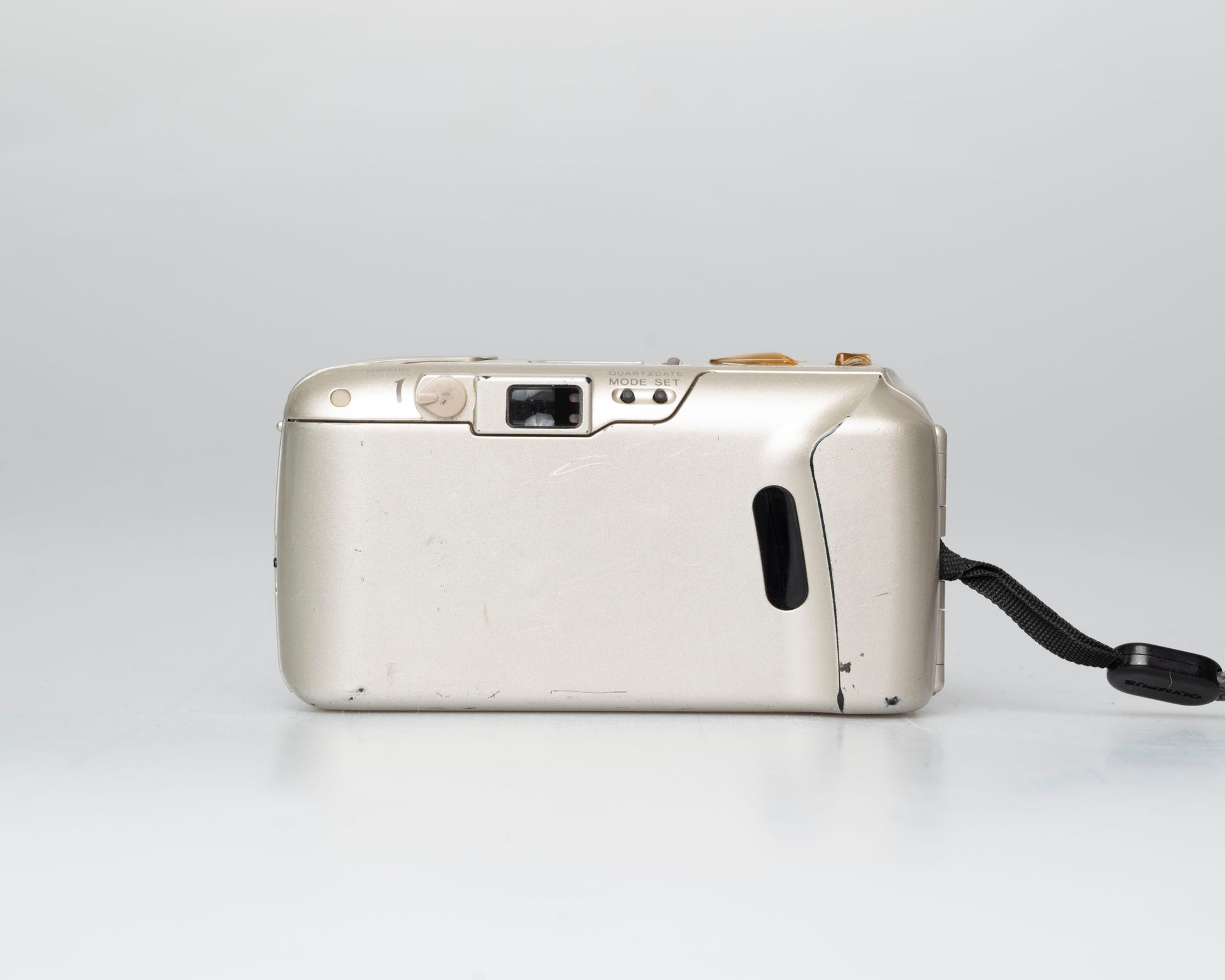 Olympus ∞ Stylus Epic Zoom 80 Deluxe 35mm film camera w/ case