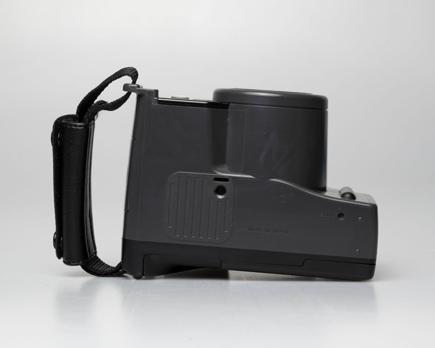 Olympus Infinity SuperZoom 300 35mm film camera (serial 2011448)