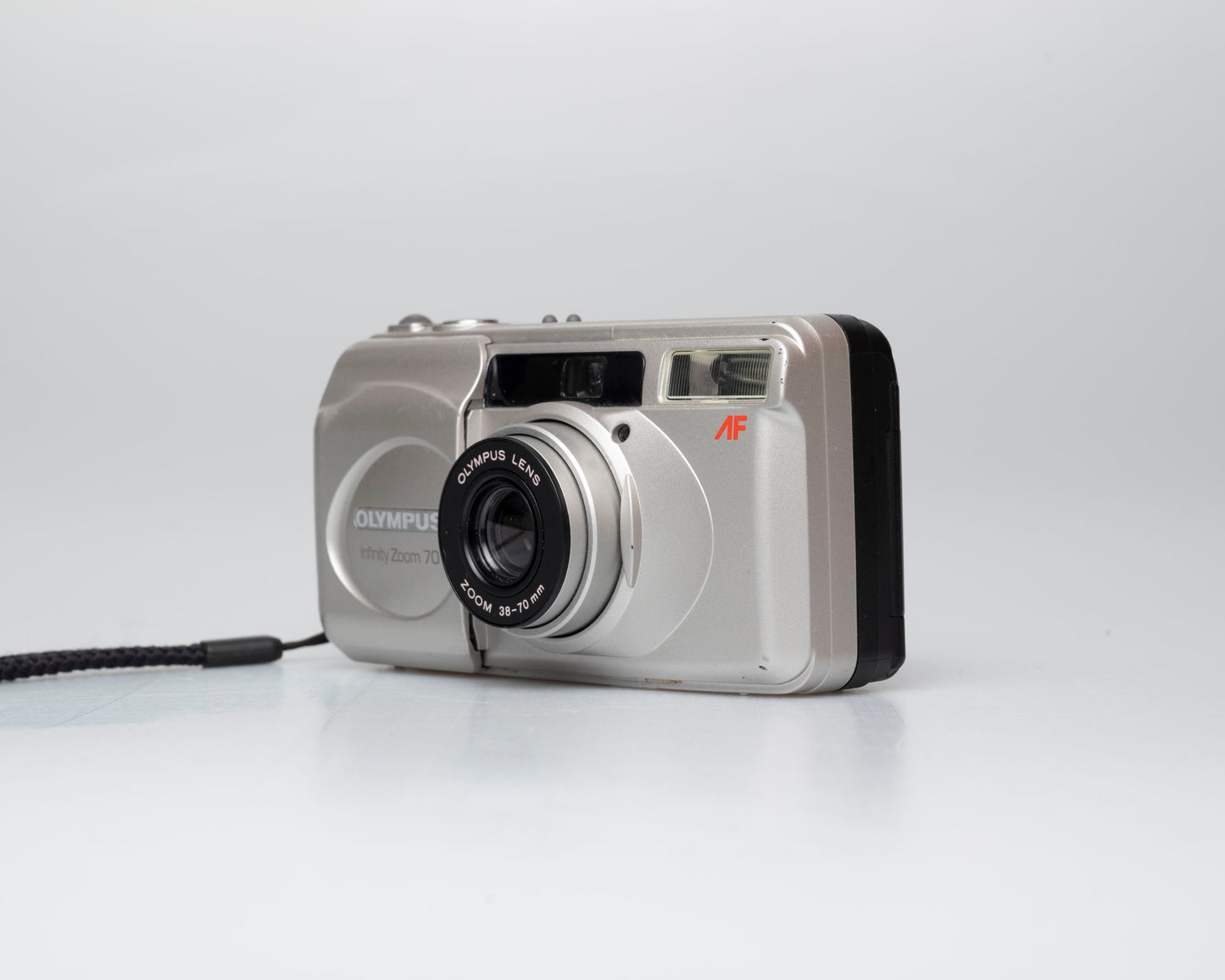 Olympus Infinity Zoom 70 35mm camera (serial 6371619)