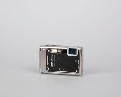 Olympus Stylus 1030 SW 10MP CCD sensor ruggedized digicam w/ charger + battery + 1GB XD card + original box + manuals