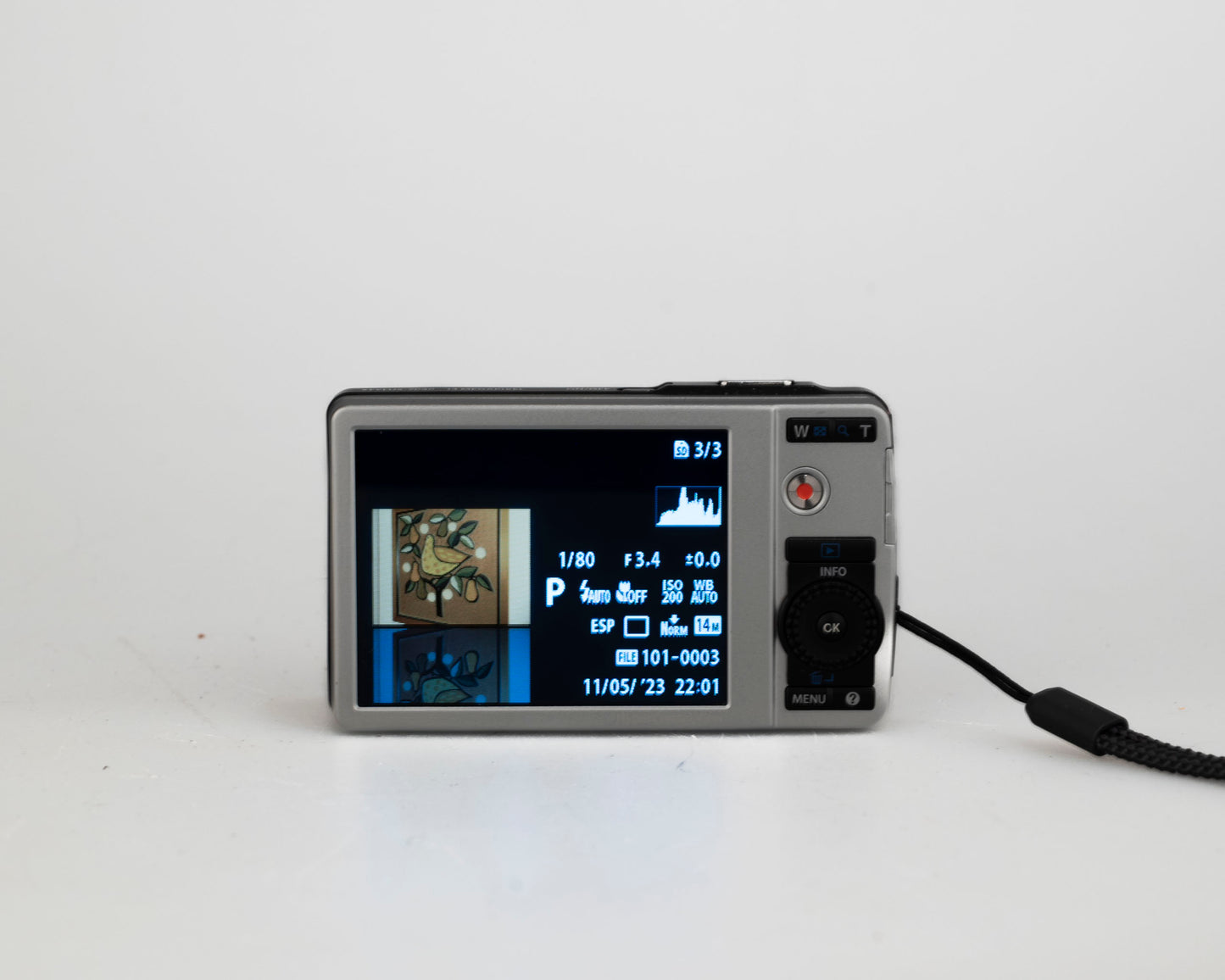 Olympus Stylus 7040 (alias mju 7040) Appareil photo numérique à capteur CCD 14 MP avec chargeur + batterie + carte SD 4 Go