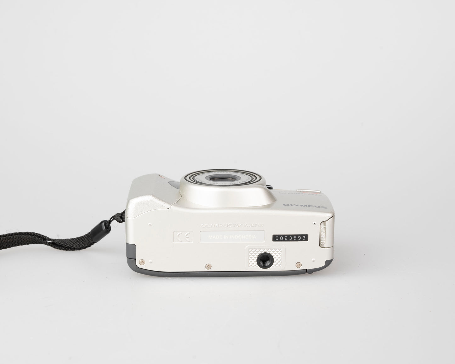 Olympus Superzoom 160G 35mm camera w/ case (serial 5023593)