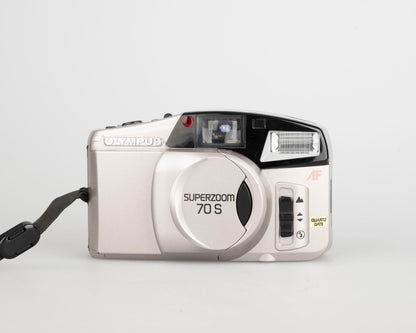 Appareil photo Olympus Superzoom 70S 35 mm avec étui