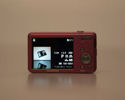 Olympus VG-110 12MP digicam w/ 8GB SD card + battery + charger (serial UJB001451)