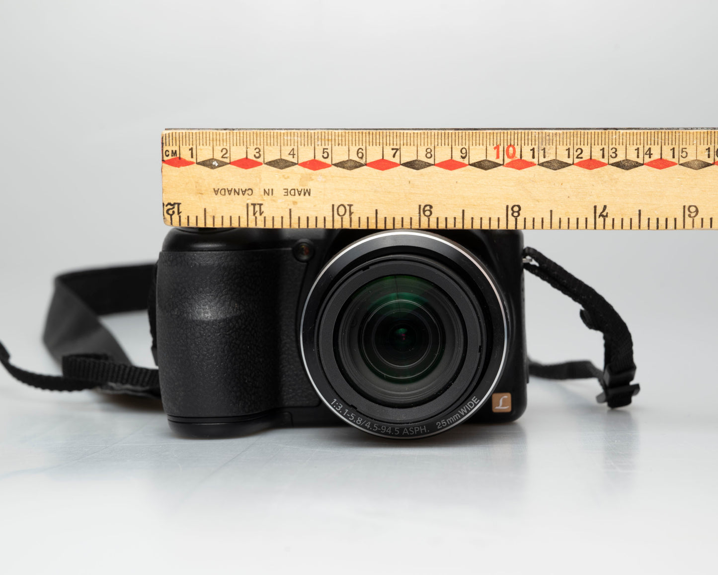 Panasonic Lumix DMC-LZ20 16MP digicam w/ 8GB SD card + original box (serial UN2HA011171)